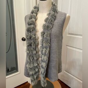 Chico's Sweater Vest grey knit, faux fur trim, size 4 XS open front cardigan